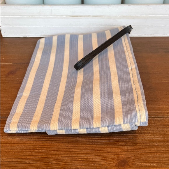 Kate Spade On Purpose Sailing Stripe Bow Wristlet. - Picture 7 of 8